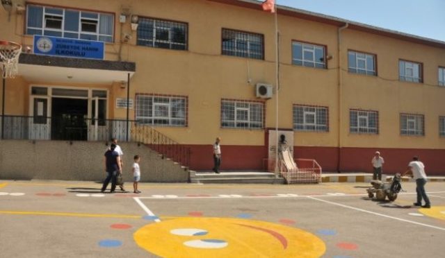Zübeyde Hanım İlk Öğretim Okulunda Seminer Verildi.Tatbikat gerçekleştirildi