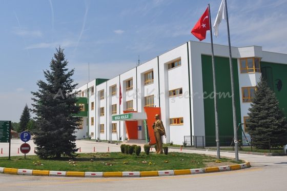 DÜZCE DOĞA KOLEJLERİ OKULUNDA DEPREM TAHLİYE TATBİKATI GERÇEKLEŞTİRİLDİ..