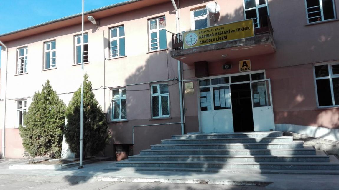 ERDEK MESLEKİ VE TEKNİK ANADOLU LİSESİNDE DEPREM TAHLİYE TATBİKATI GERÇEKLEŞTİRİLDİ.