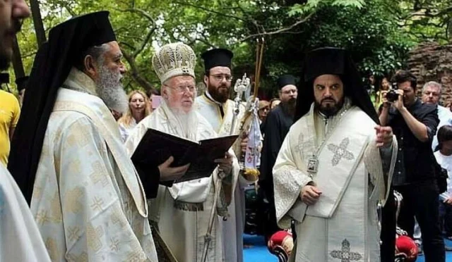 Fener Rum Patriği  Sayın Bartholomeos Erdek Kirazlı Manastırda Ayin Yönetti.