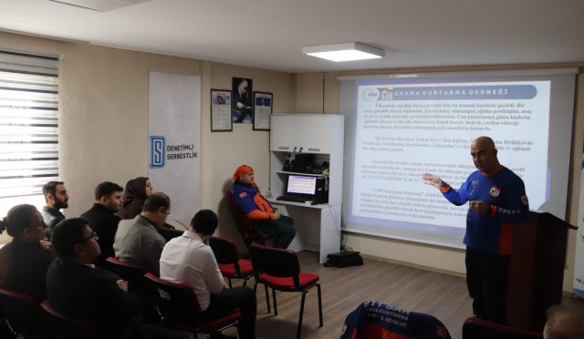 BANDIRMA DENETİMLİ SERBESTLİK BÜROSU ÇALIŞANLARINA  AFET FARKINDALIK EĞİTİMLERİ VERİLDİ.