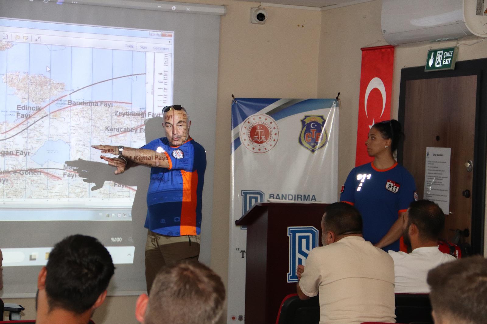 BANDIRMA DENETİMLİ SERBESTLİK BÜROSUNDA AFET FARKINDALIK EĞİTİMLERİ VERİLDİ..